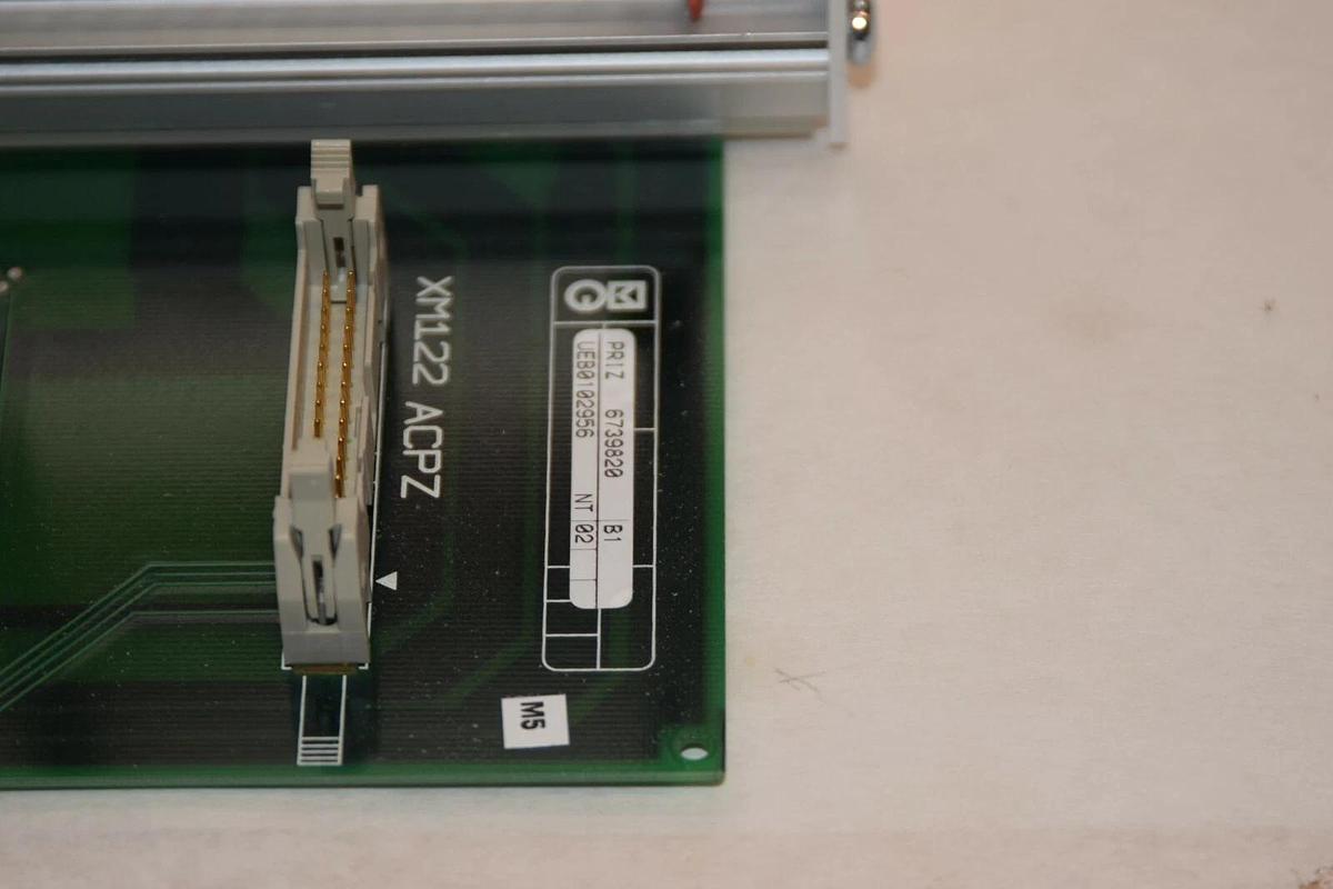 MERLIN GERIN PRIZ 72-13422-00 B1 PLC Rack Chassis 6739820 NEW-READ