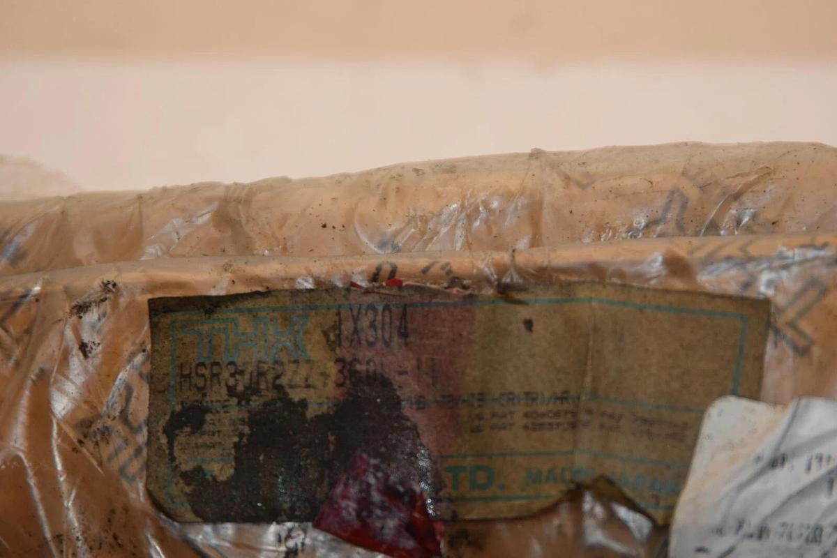 (NEW) THK HSR30R2ZZ+360L-II 360mm Length 30mm Bar Width Linear Guide