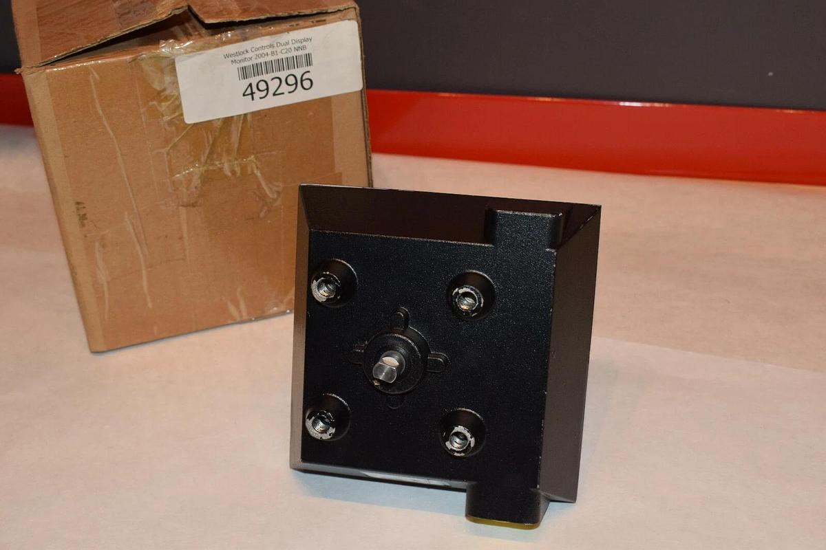 NEW WESTLOCK CONTROLS 2004-B1-C20 2004B1C20 ACCUTRAK DUAL DISPLAY MONITOR