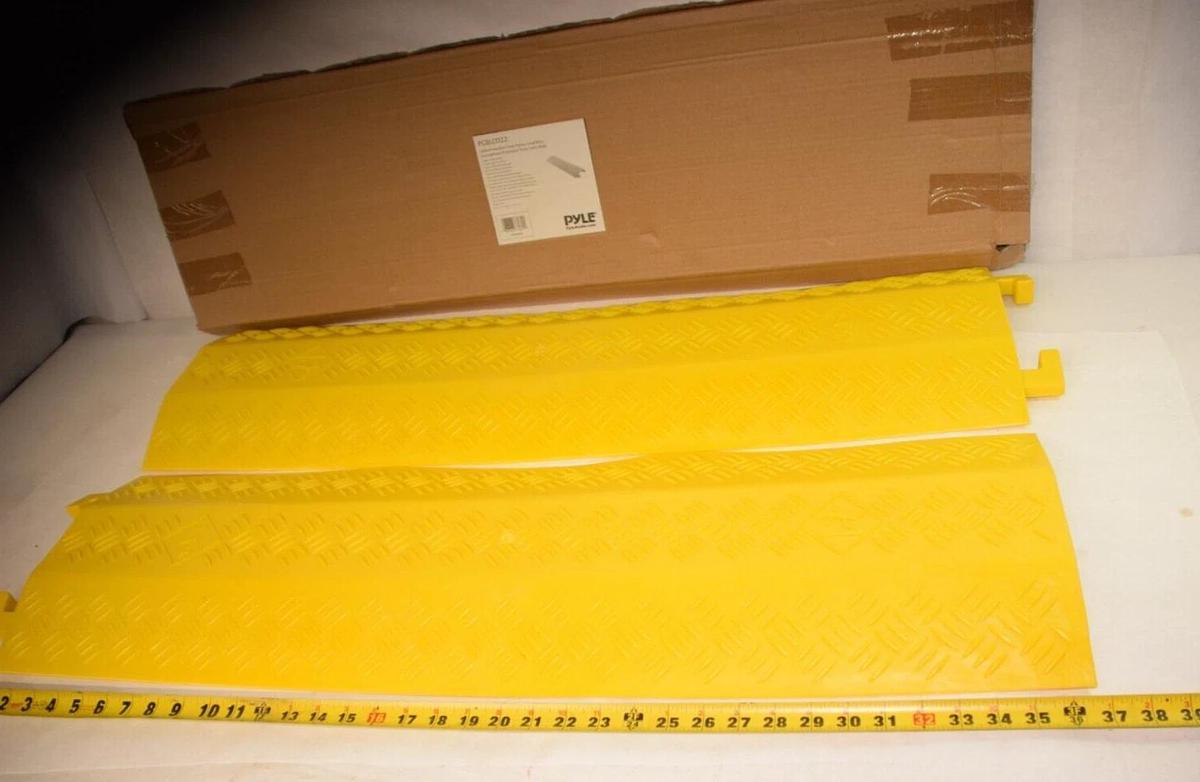 (NEW - Lot of 2) PYLE PCBLCO22 , PCBLC022 36" Cable Protective Cover Ramp