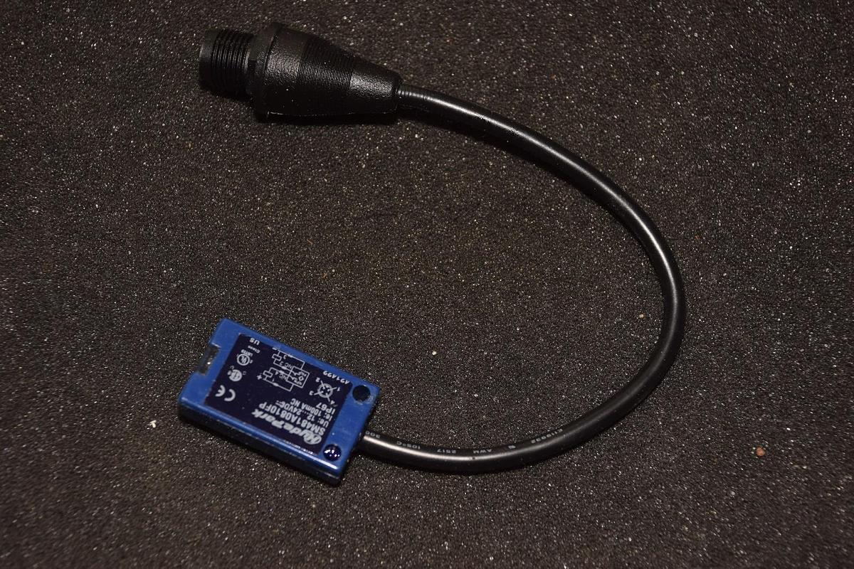 Used HYDE PARK SM481A0810FP 12/24V .8A ULTRASONIC THRU-BEAM SENSOR