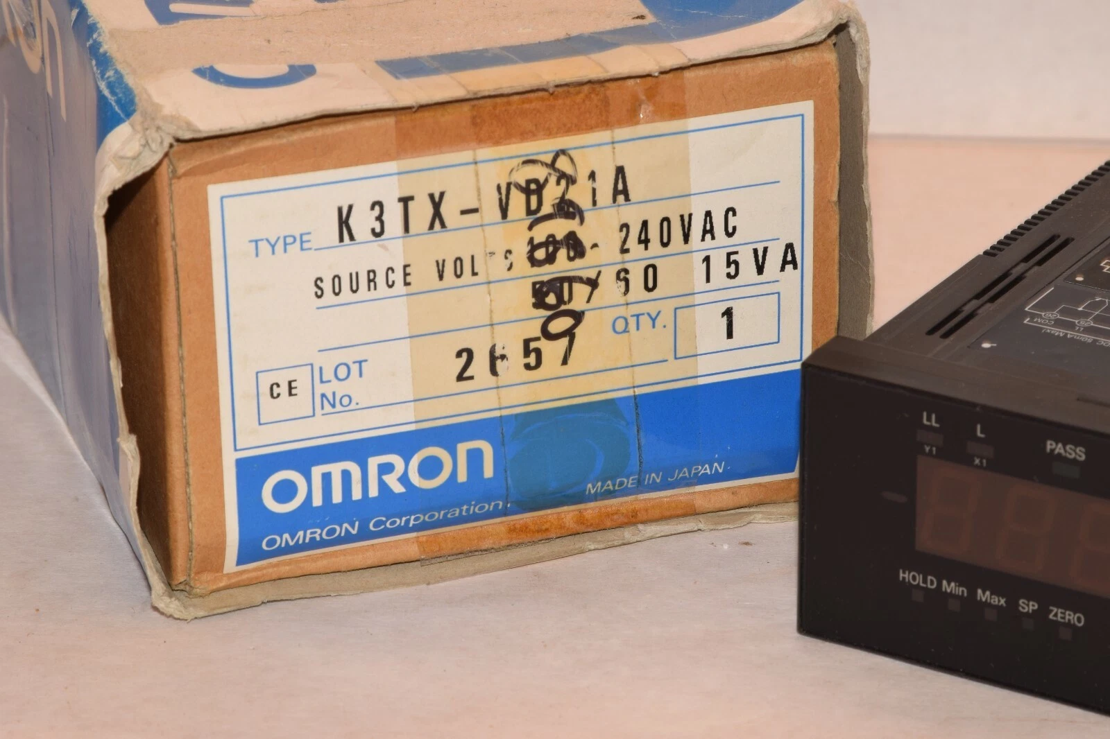 (NEW) OMRON K3TX-VD21A 100-240Vac 50/60Hz 15Va Voltage/Current Panel Meter