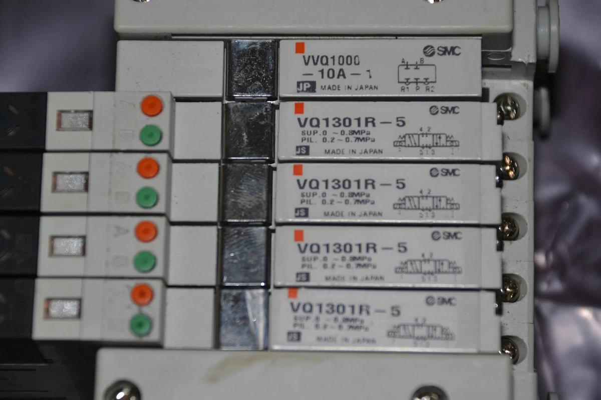 Used SMC VALVE MANIFOLD EX120-SMJ1 VVQ1000-10A-1 VVQ1000 10A 1 VQ1301R-5 VQ1301R 5