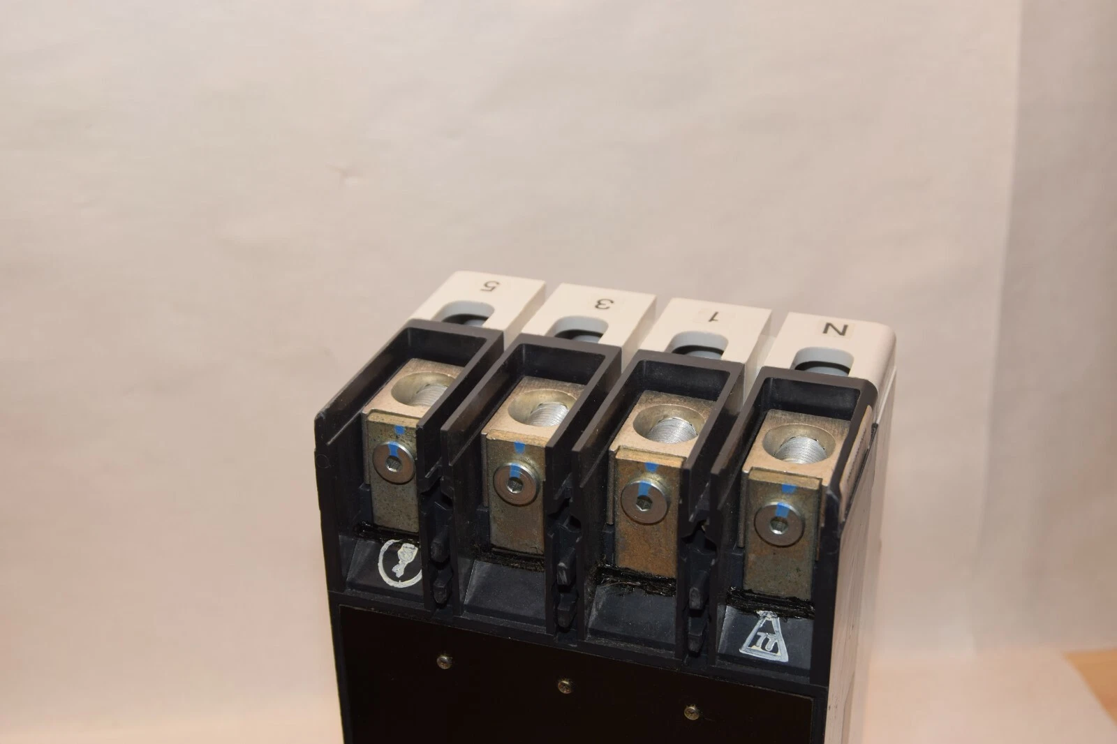 EATON CUTLER HAMMER HJW4160V HJW4250F HJW70K 4P 160A Amp Circuit Breaker (NEW)