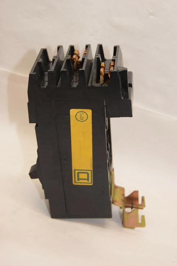 (NEW) SQUARE D Q222225BCH 225A 225 Amp A 2P Molded Case Circuit Breaker *CHIP*