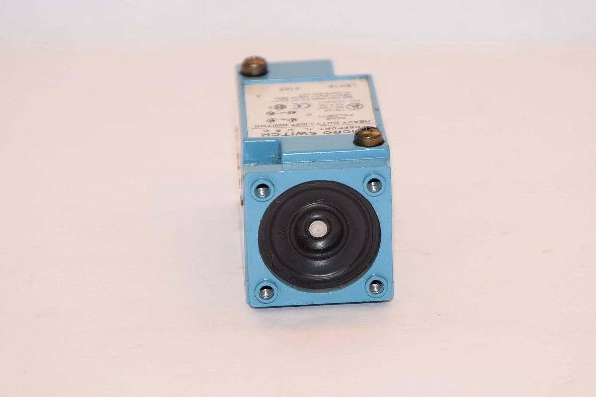 Used MICRO SWITCH LSH1A 10A 600Vac Heavy Duty Limit Switch