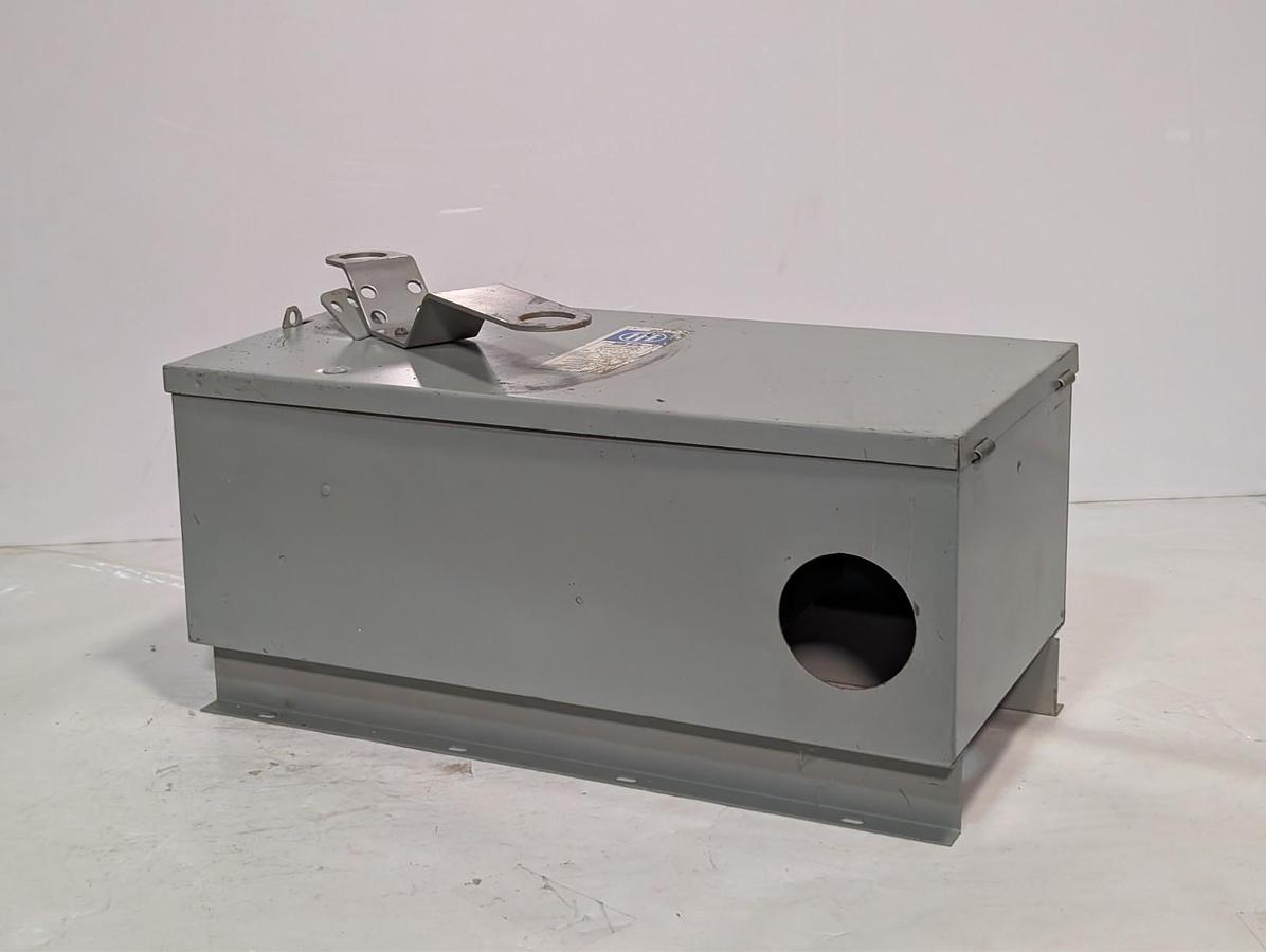 Used NVIS NVISOR E096E0HRPJX D09PHA63MCX 100-240V 20Watt 50/60Hz Video Control Unit