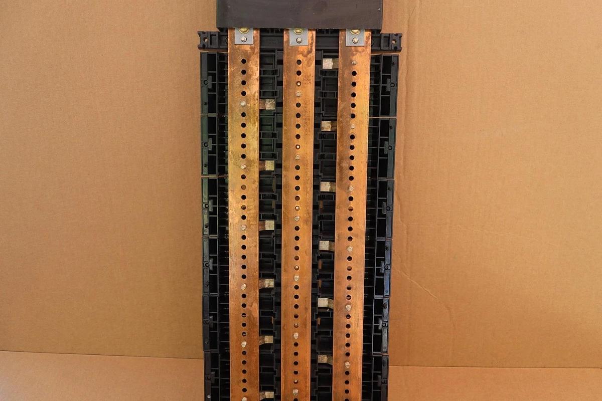 Used General Electric GE 225Amp 3Ph Main Lug Panelboard Back Plate Panel Interior