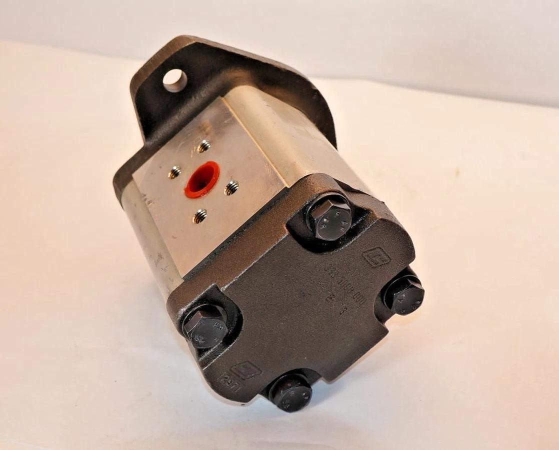 Parker Hydraulics Pump 3339111215 (NOS)