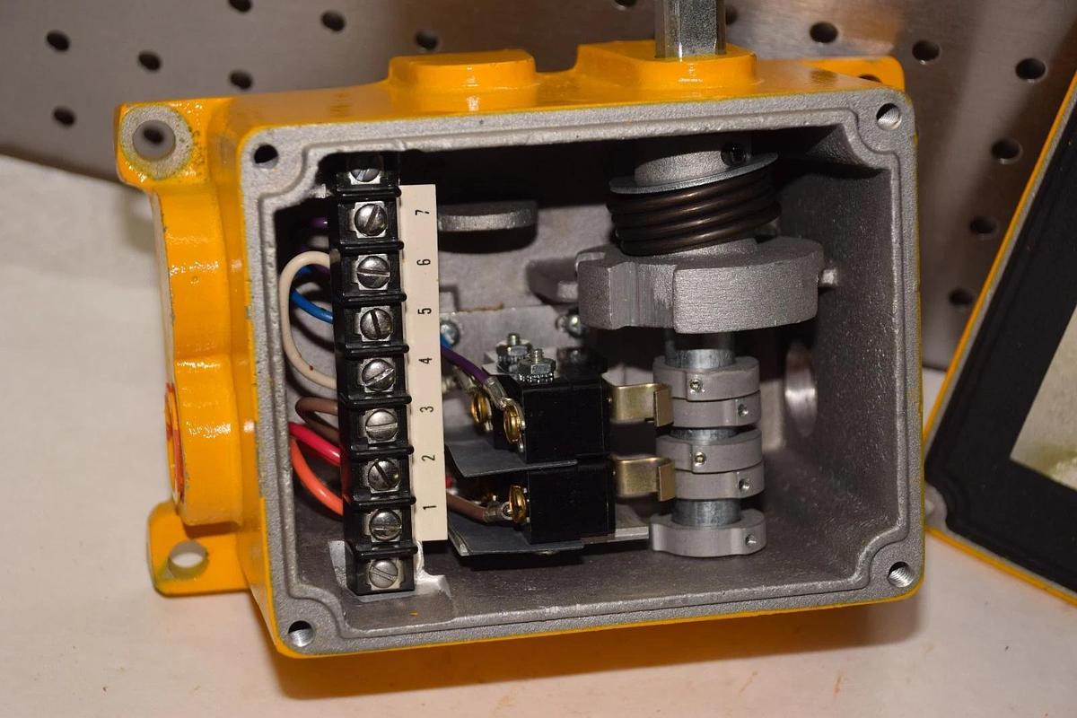 (New) RAMSEY REO Q11 8428 Q118428 SAFETY PULL SWITCH  TRIPPER  RUN OFF