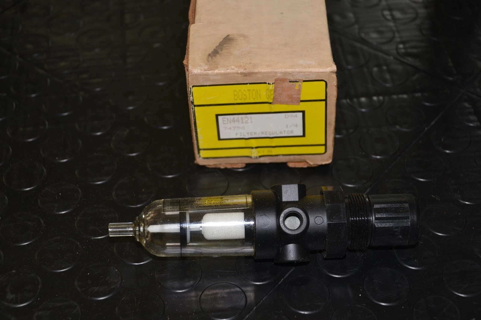 BOSTON GEAR FILTER REGULATOR EN44121 74758 1/4 NEW