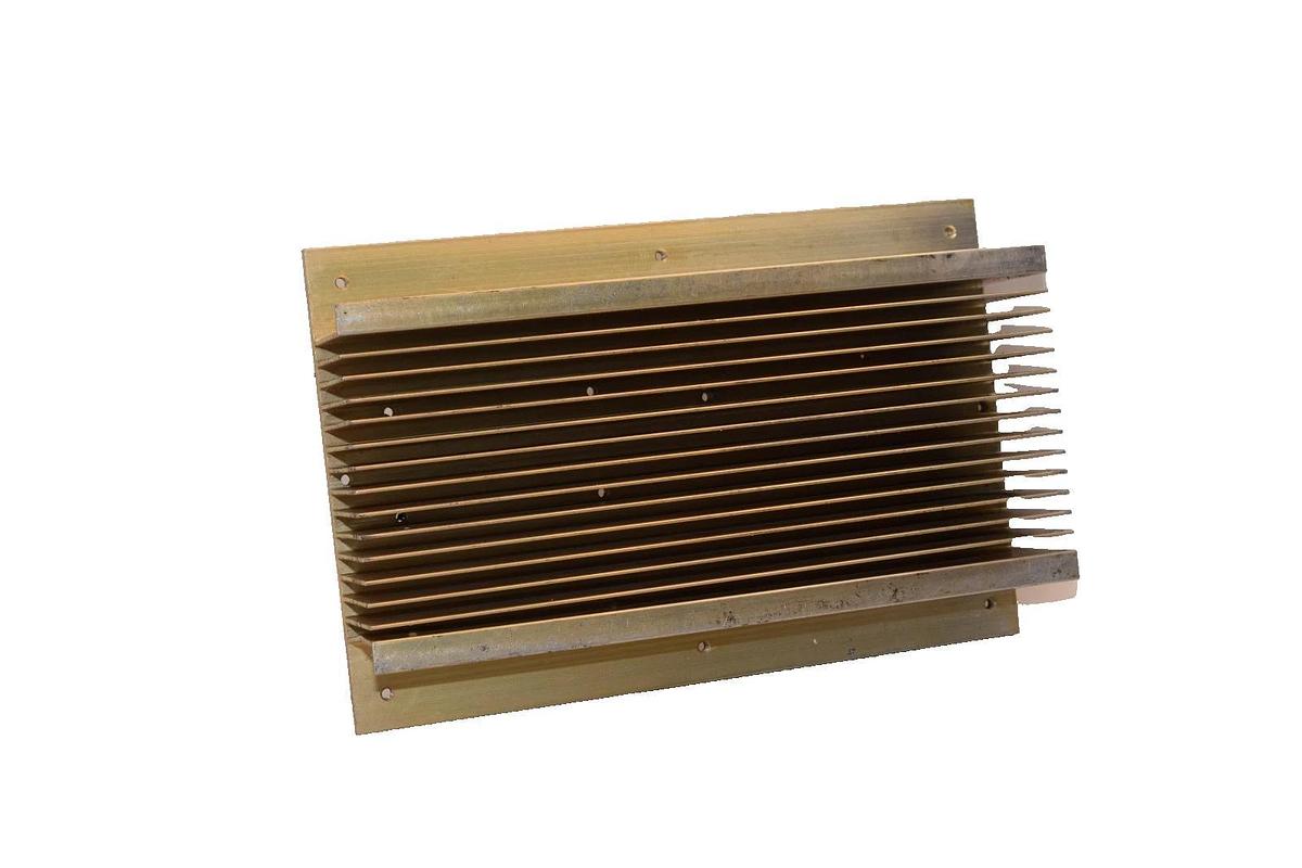 Used D-135086-8 04 , D-135086-8/04 11" x 2-3/8" x 7-1/8" Heat Sink