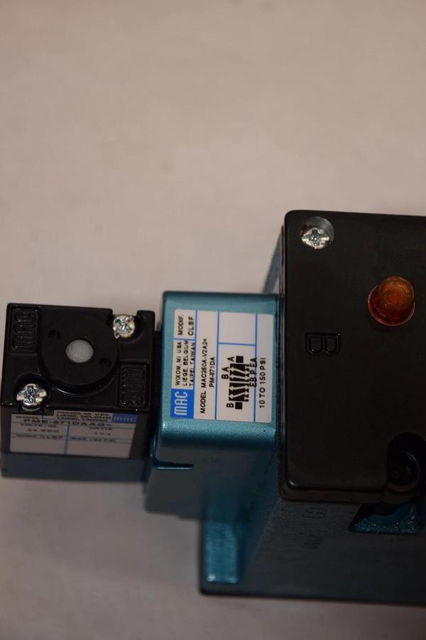 (NEW) MAC VALVES MAC250A-V2A2-PM-871DA , PME-871DAAG Directional Control Valve
