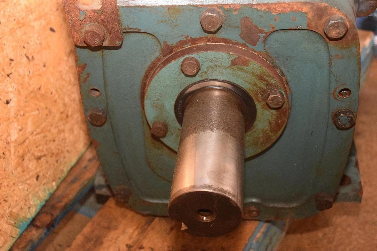 Used Dodge Maxum GB DCR3 4.167:1 Ratio 73.4 4.167 19-299049-EA Gear Box Drive reducer