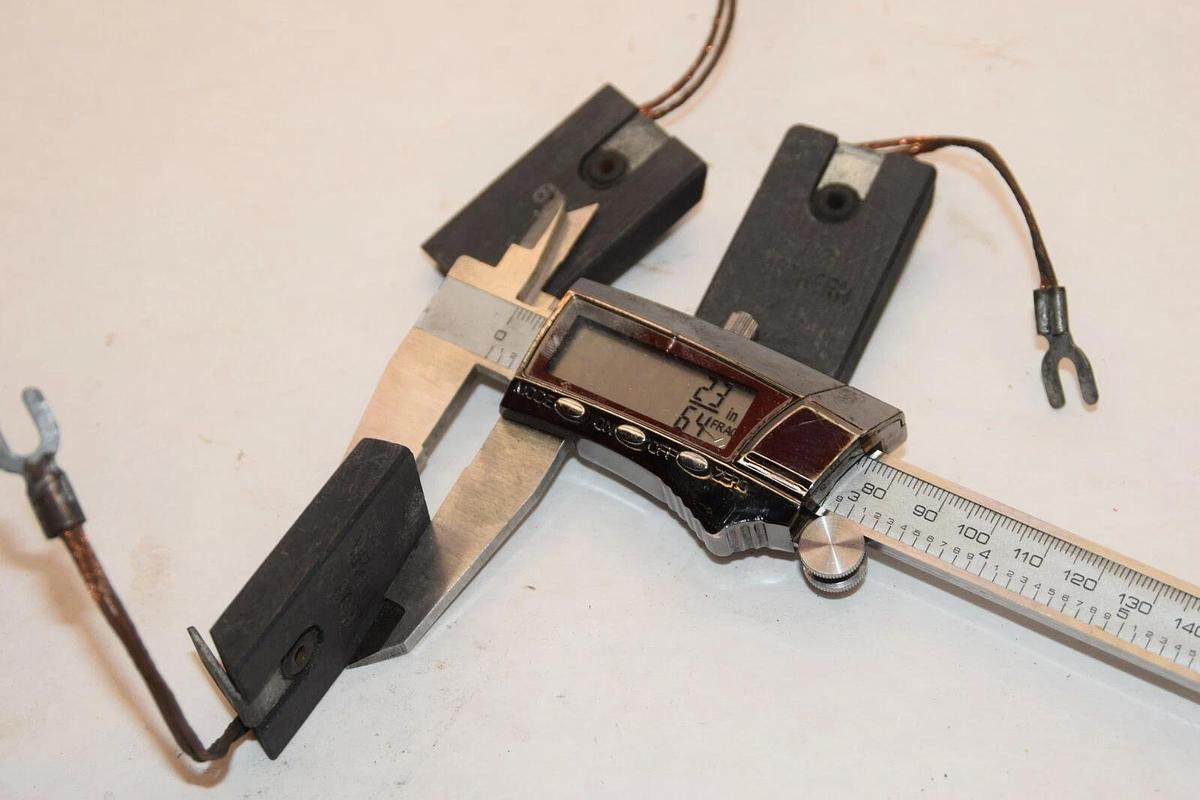 (NEW - Lot of 3) SOUTHERN 603 #603 1-1/4" x 23/64" Carbon Brush