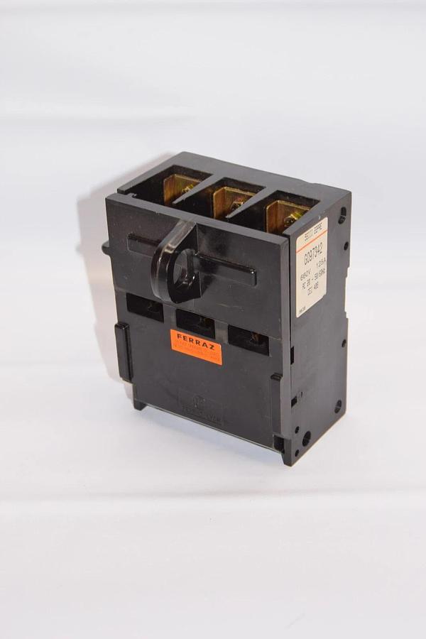 (NEW) FERRAZ SHAWMUT G097342 5SIII 22PRE 660V 125A Fuse Holder