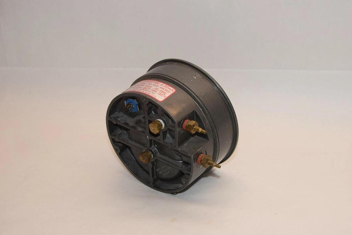 Used DWYER 602-1 6021 0-.5" WC Differential Pressure Transmitter
