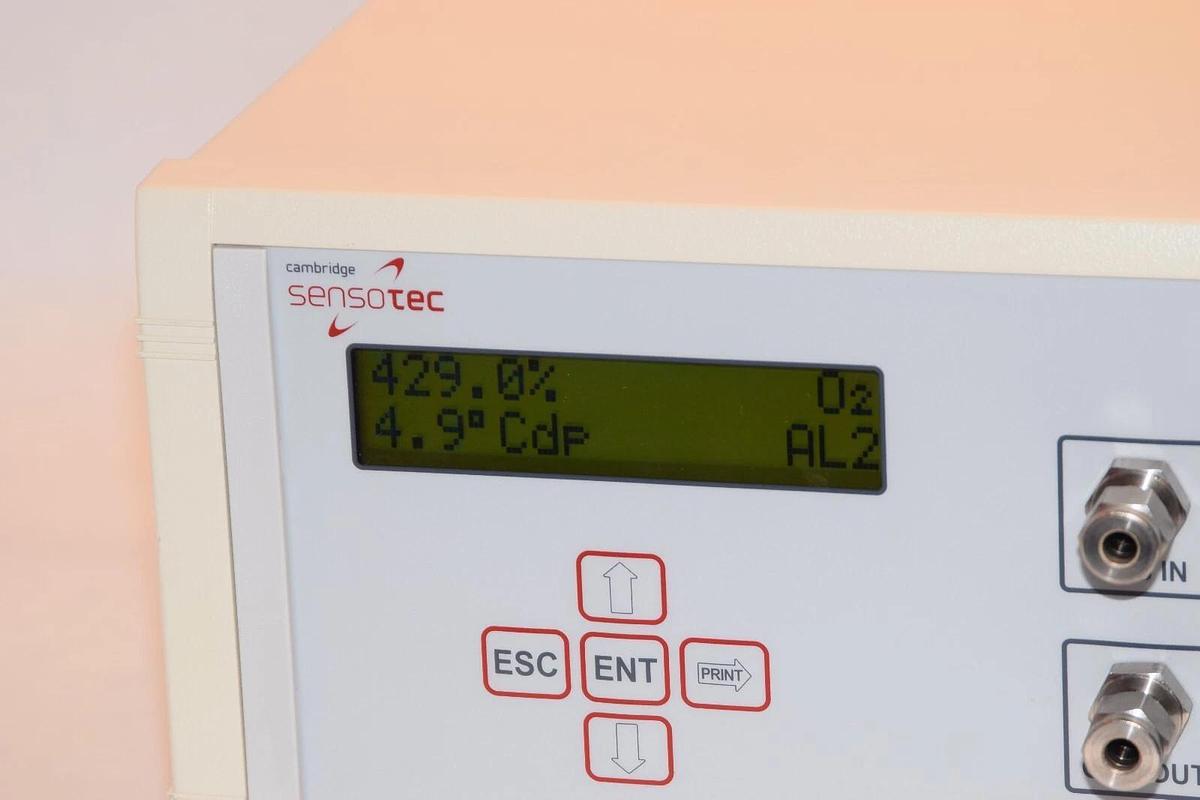 Used CAMBRIDGE RAPIDOX-3100 / RAPIDOX3100 Gas Analyzer Bench Top 90-260vac 50/60Hz