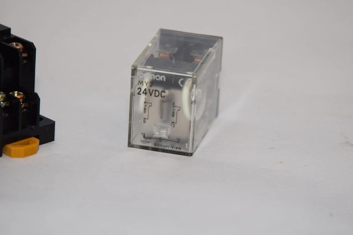 Used OMRON MY2 24Vdc 10A Relay With Base 22Y9Y4 , 7A 250V
