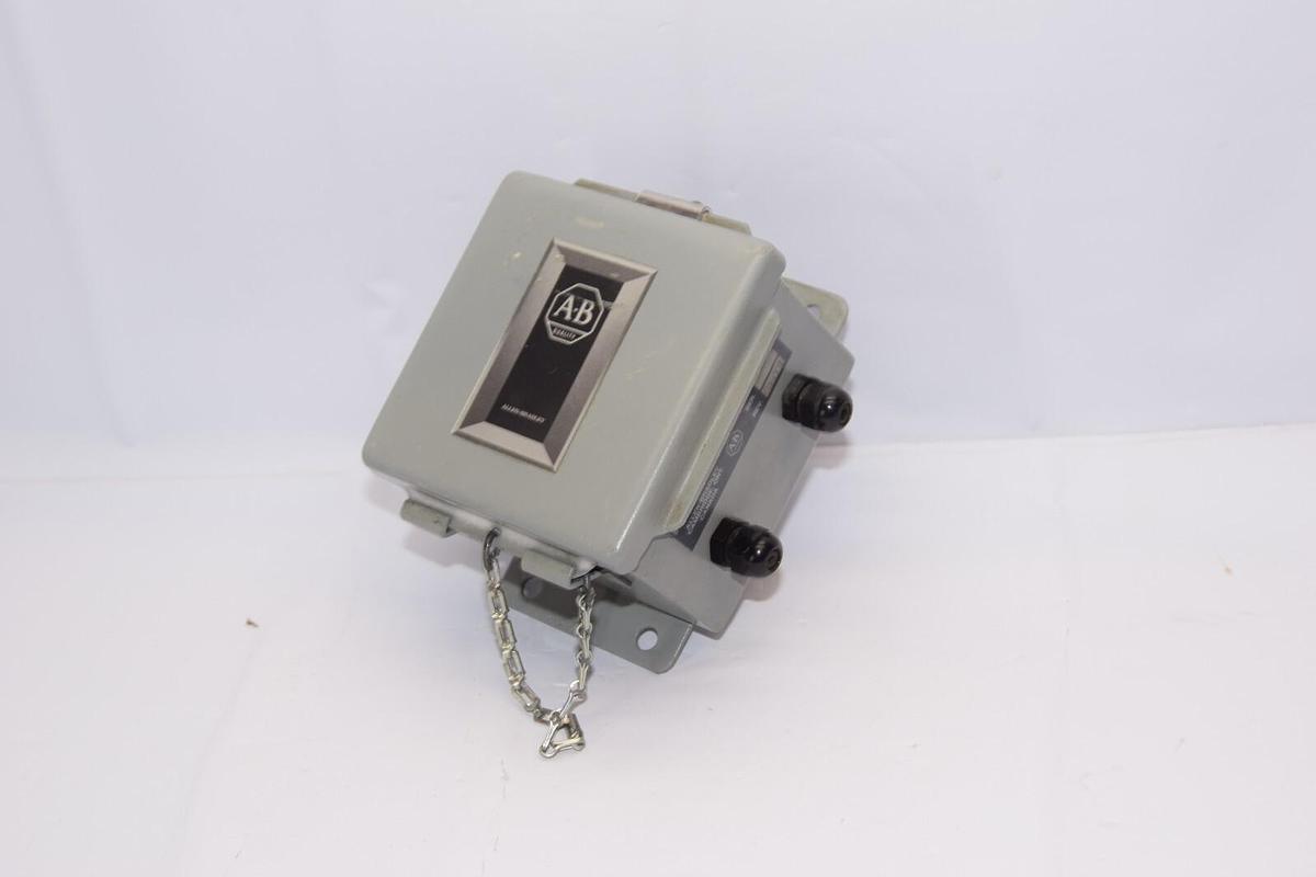 Used ALLEN BRADLEY 1770-SC Data Highways Station Connector