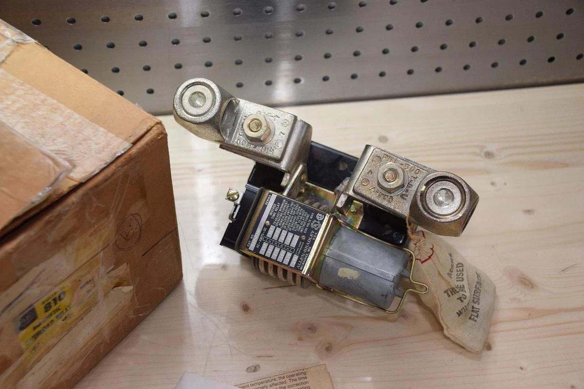 NEW IN BOX ALLEN BRADLEY 810-A26B INVERSE TIME MAGNETIC OVERLOAD RELAY