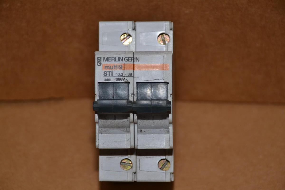 Used MERLIN GERIN MULTI 9 STI 10.3x38 15651 380V 2 POLE CIRCUIT BREAKER