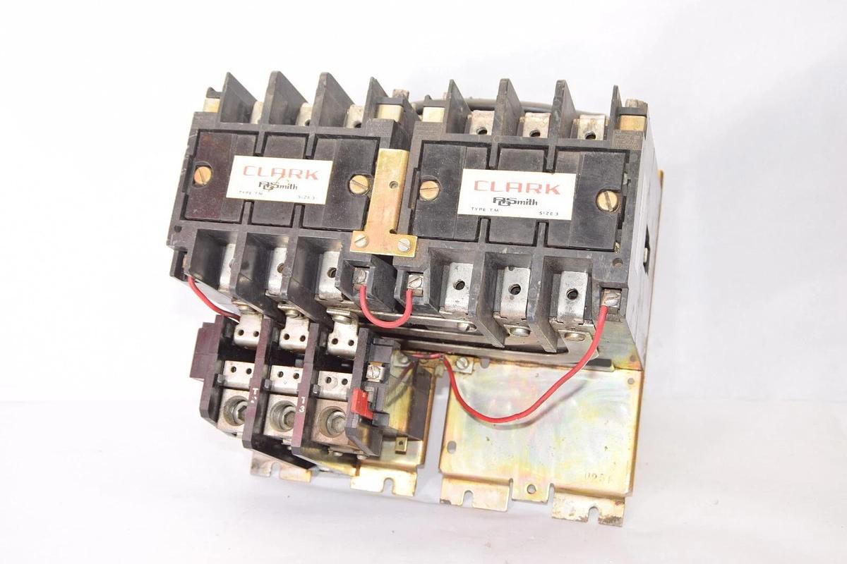 Used CLARK AOSmith T30U033 TM Size 3 3Ph Reversing Starter 120V Coil