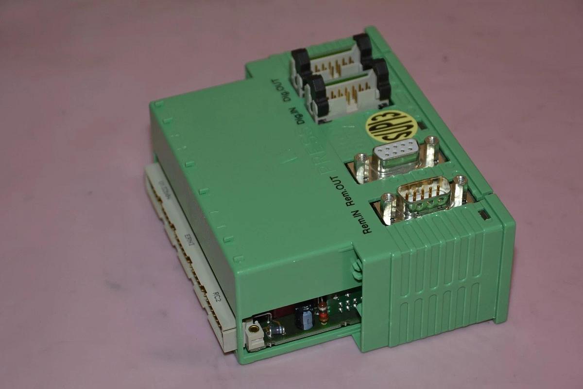 Used PHOENIX INTERBUS IBS STME 24 BK DIO 8/8/3-T 2752961 24V BUSTERMINAL MODULE