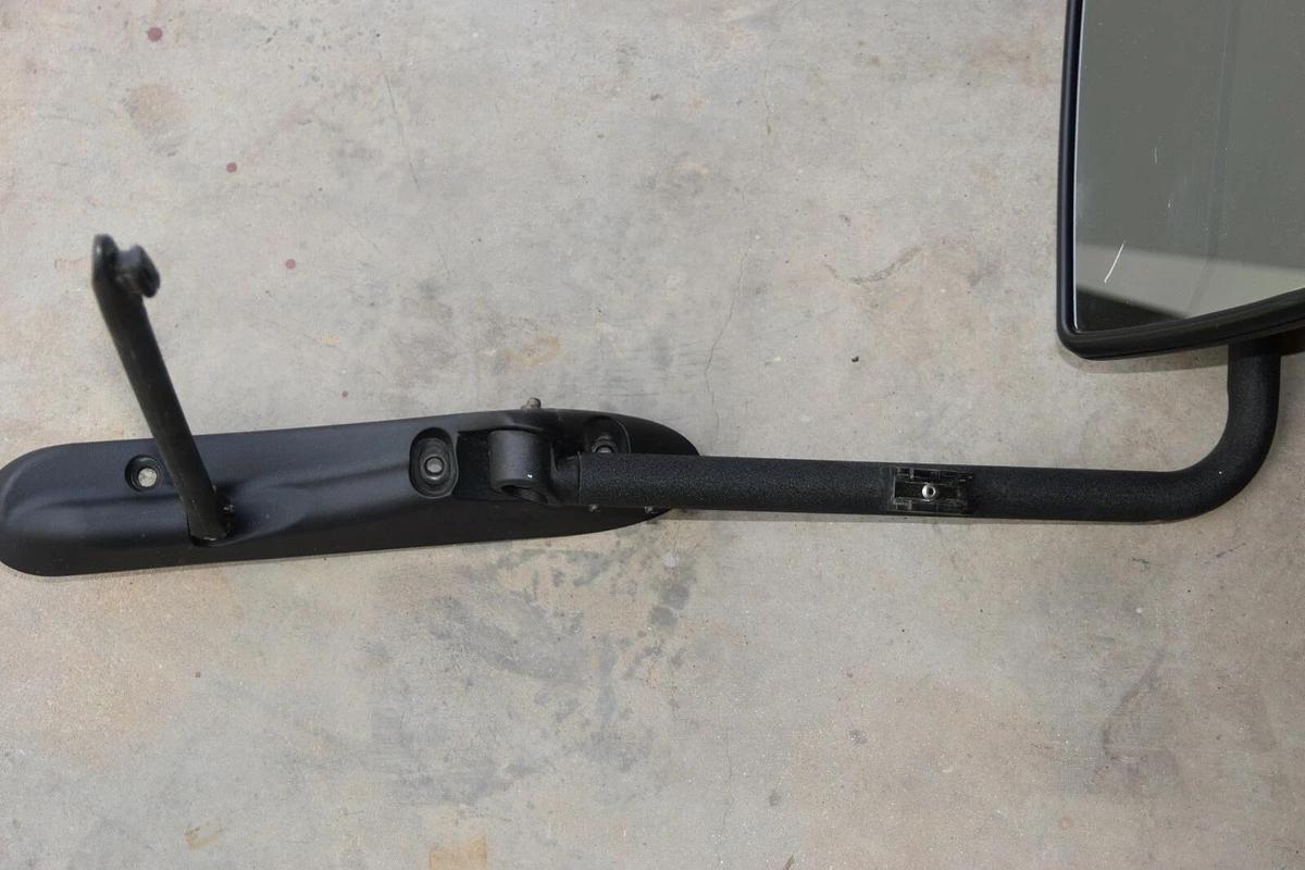 Used INTERNATIONAL 3561587C98 594052003MX BLK LH Mirror Assembly Cab/Door