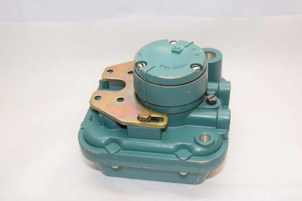 Used HONEYWELL 870022-012-11-13-01-25-00 4-20ma Electro-Pneumatic Valve Positioner