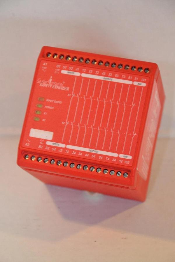 Used Allen Bradley Guardmaster 440R-ZBE820AZ1 440RZBE820AZ1 Safety Expansion Relay