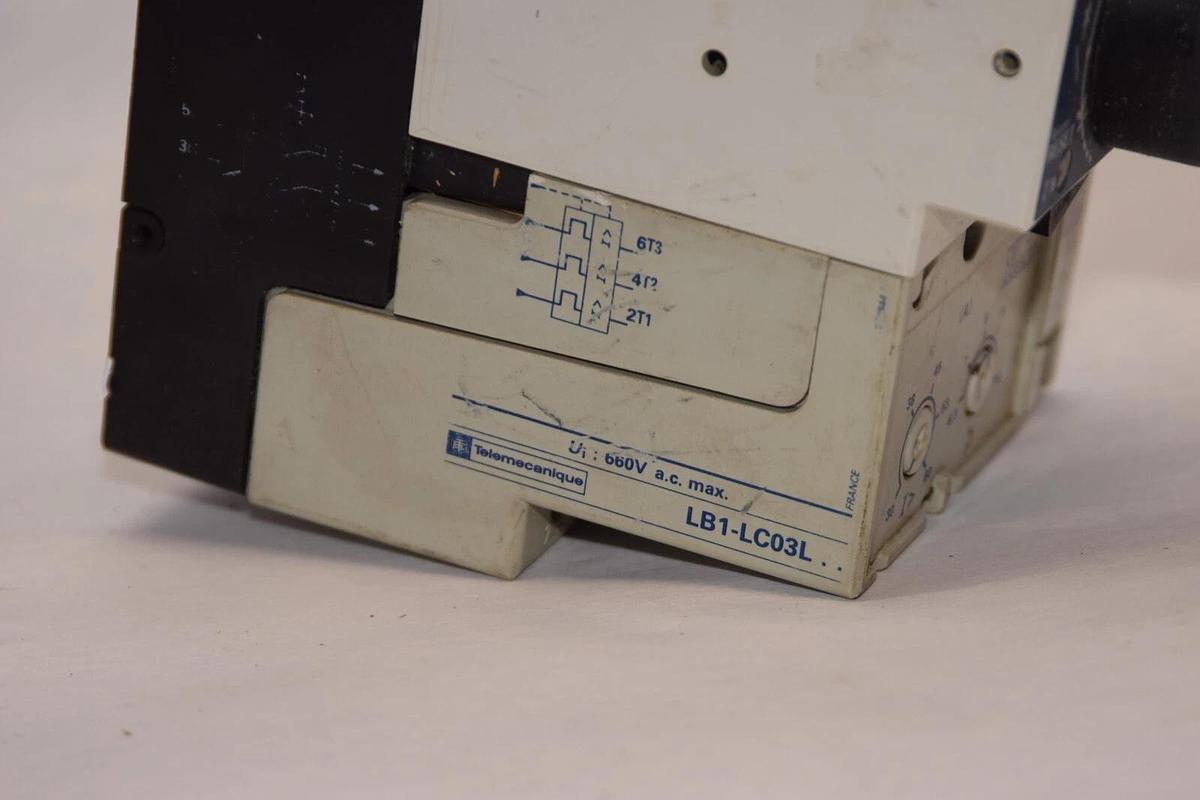 Used TELEMECANIQUE LD4-LC130 With LB1-LC03L13 Motor Starter LA1-LC010 Contact *Crack*