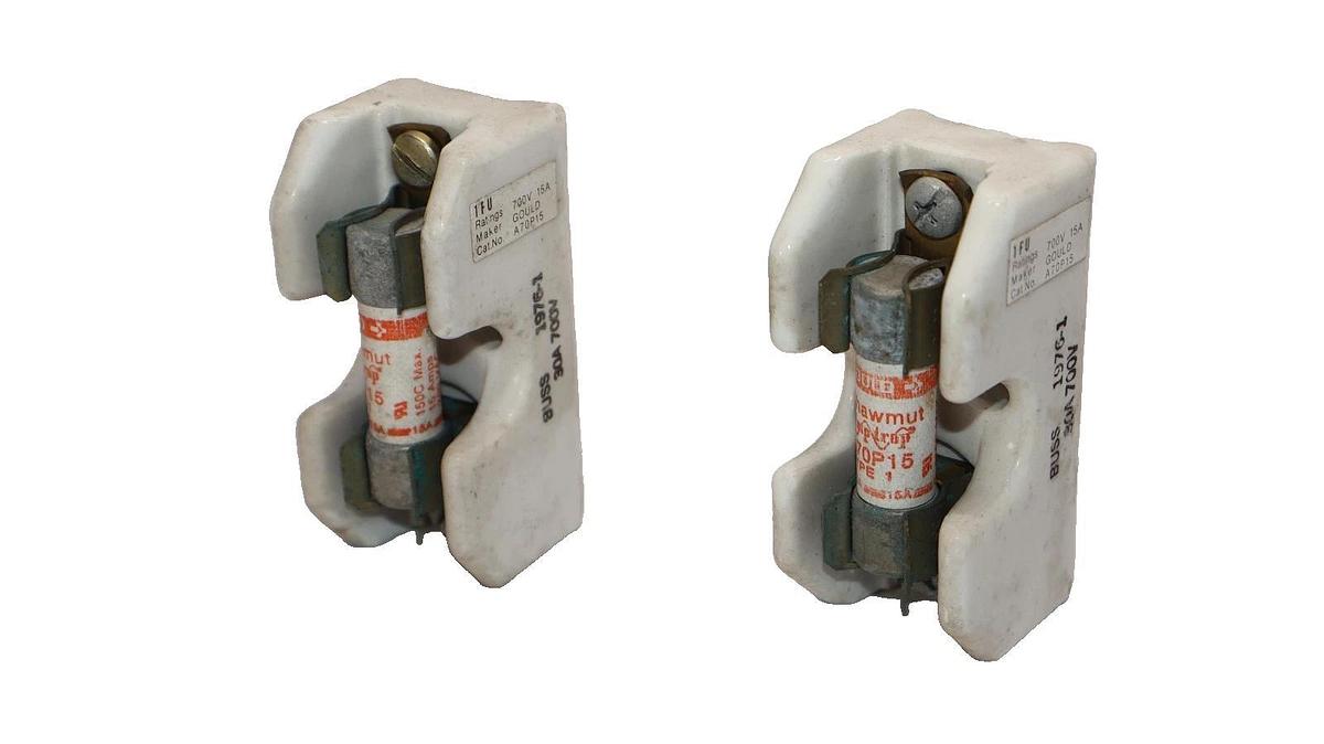 Used Buss / Bussmann 1976-1 , 19761 30A 700V Porcelain Fuse Holder (Lot of 2)