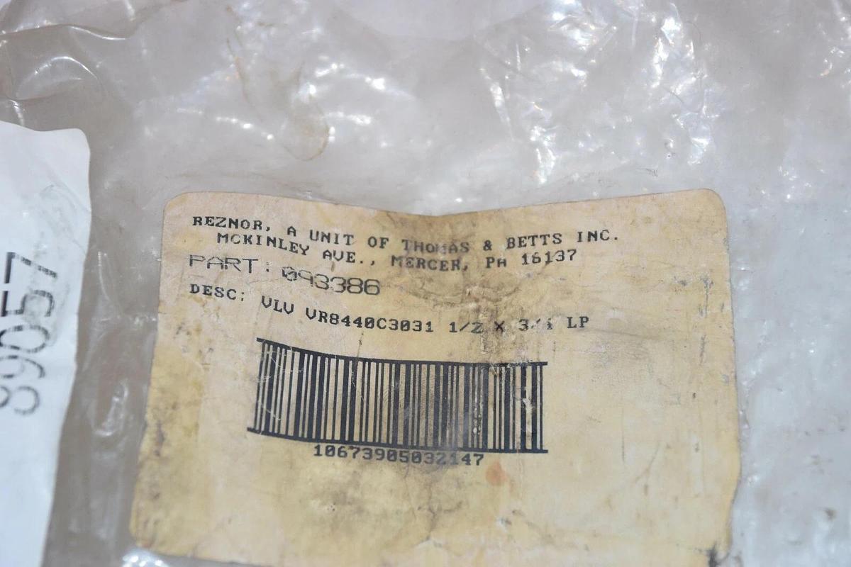 NEW HONEYWELL VR8440C 3031 VR8440C3031 24V 50/60Hz 1/2" x 3/4" GAS VALVE