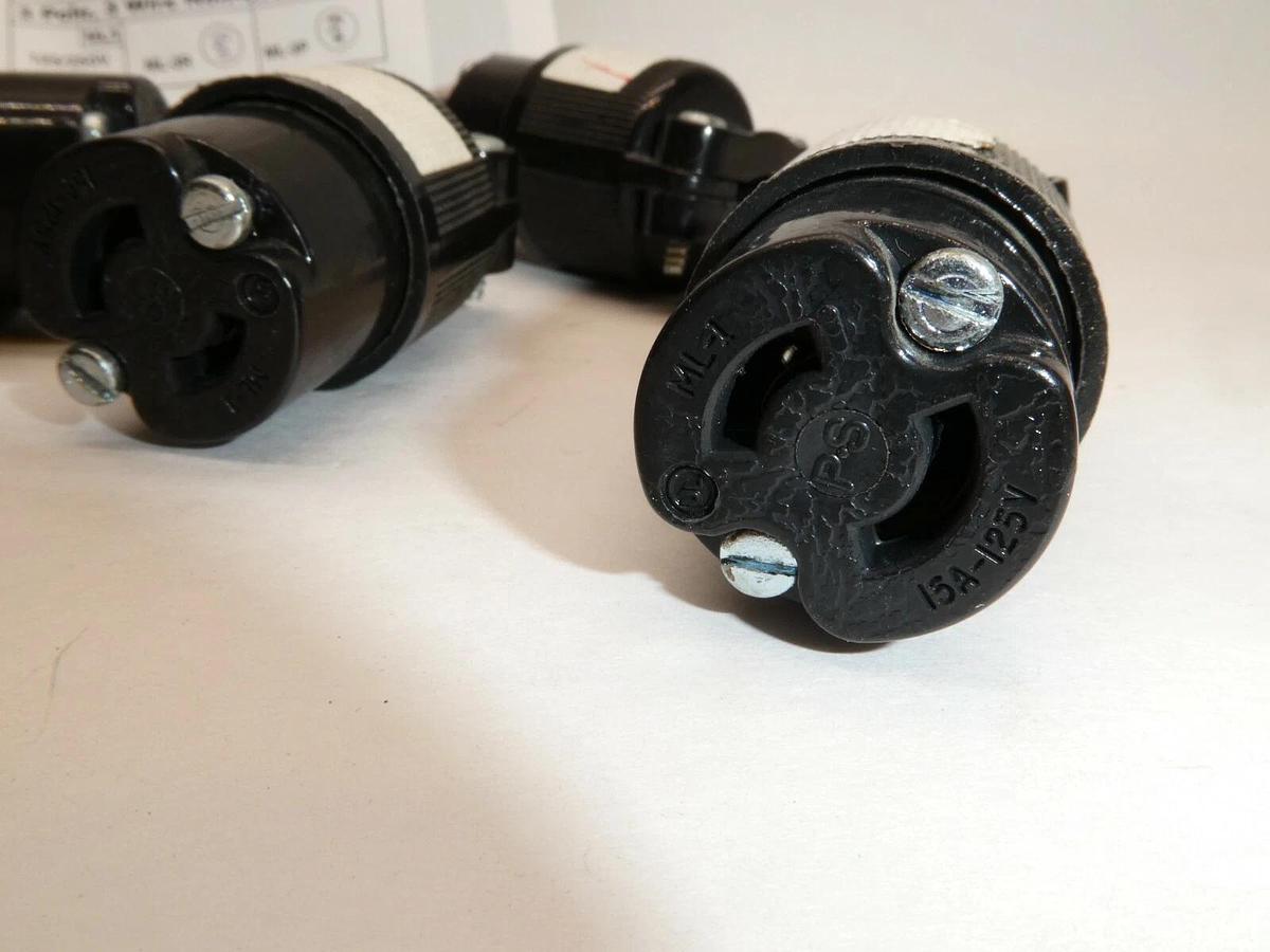 (NEW - Lot of 7) PASS & SEYMOUR ML-1 15Amp A 125V Midget-Locking Receptacle