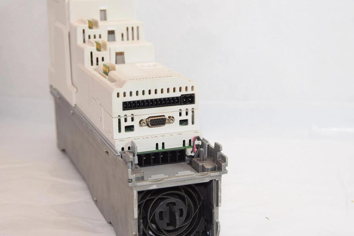 Used EMERSON Control Techniques M702-034-00062-A