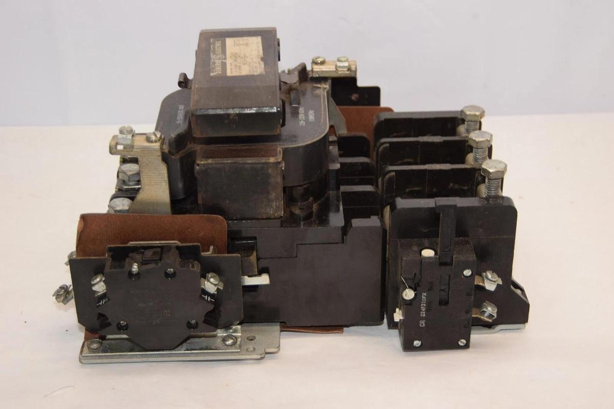 Used GE GENERAL ELECTRIC CR306F0**ABNA Size 4 Starter 120V Coil *Damaged Contact*