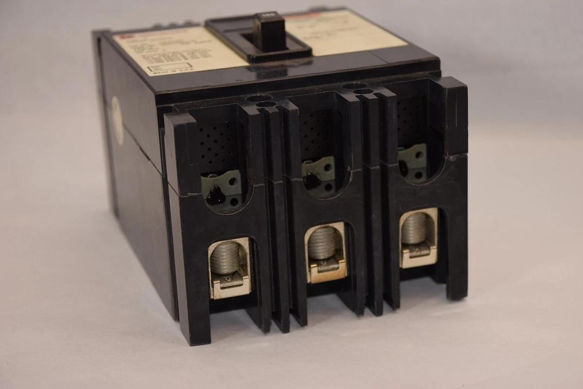 CUTLER HAMMER Circuit Breaker FB3150L 4992D46G46 3Pole 150A 150 Amp 600V 3p NEW