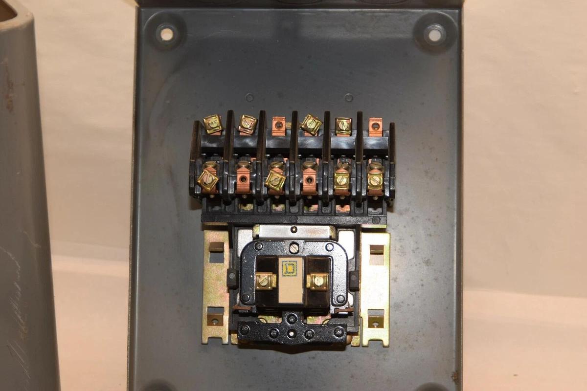 Used SQUARE D LL0 60 LL0-60 Series B Lighting Contactor