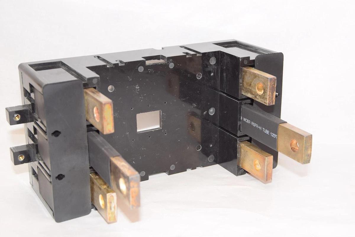 ALLEN BRADLEY Plug In Adapter 140U 140U-L-PAD3 140ULPAD3  Ser A (NEW)