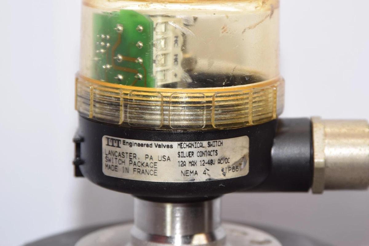 Used ADVANTAGE Max 90psi Spring-To-Open Actuator With ITT IP66 Mechanical Switch
