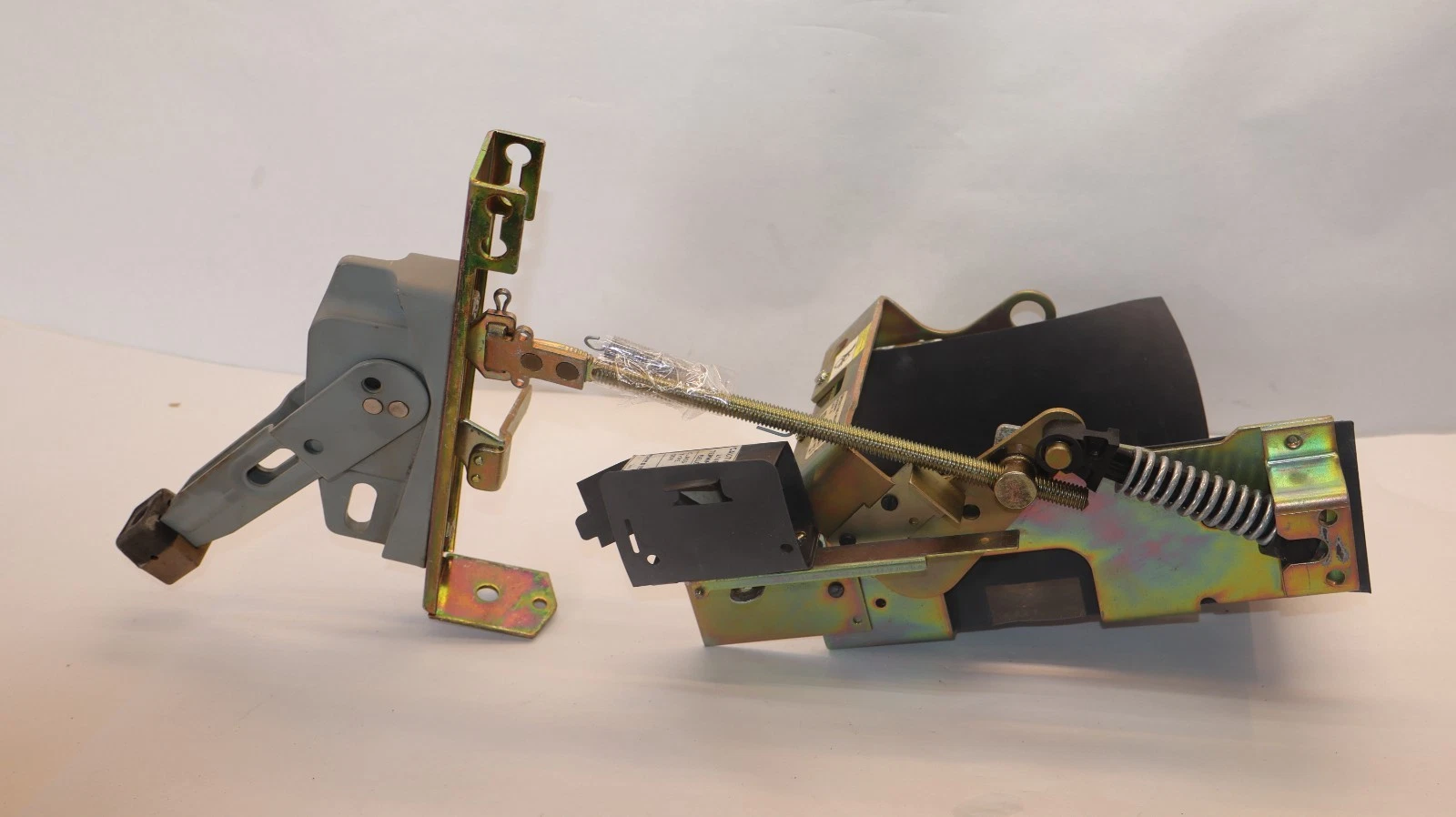 Used SQUARE D 9422RN1 Remote enclosure Disconnect Switch handle for FAL34000 Breaker