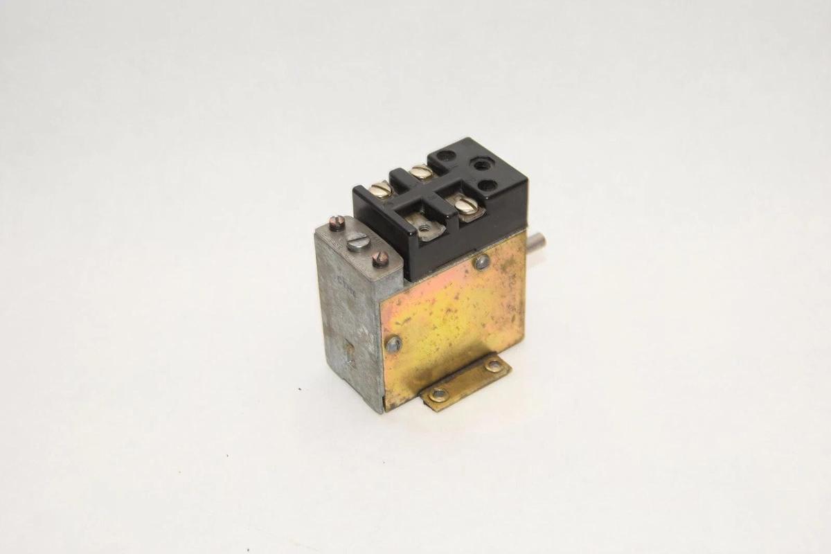 Used ALLEN BRADLEY 1496 X247035 10A Non-Inductive Pilot Duty Timer