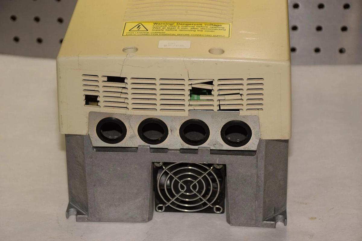 Used ABB ACS300 ACS311-2P7-3 ACS3112P73 380/480V 5A 4.1A INVERTER DRIVE