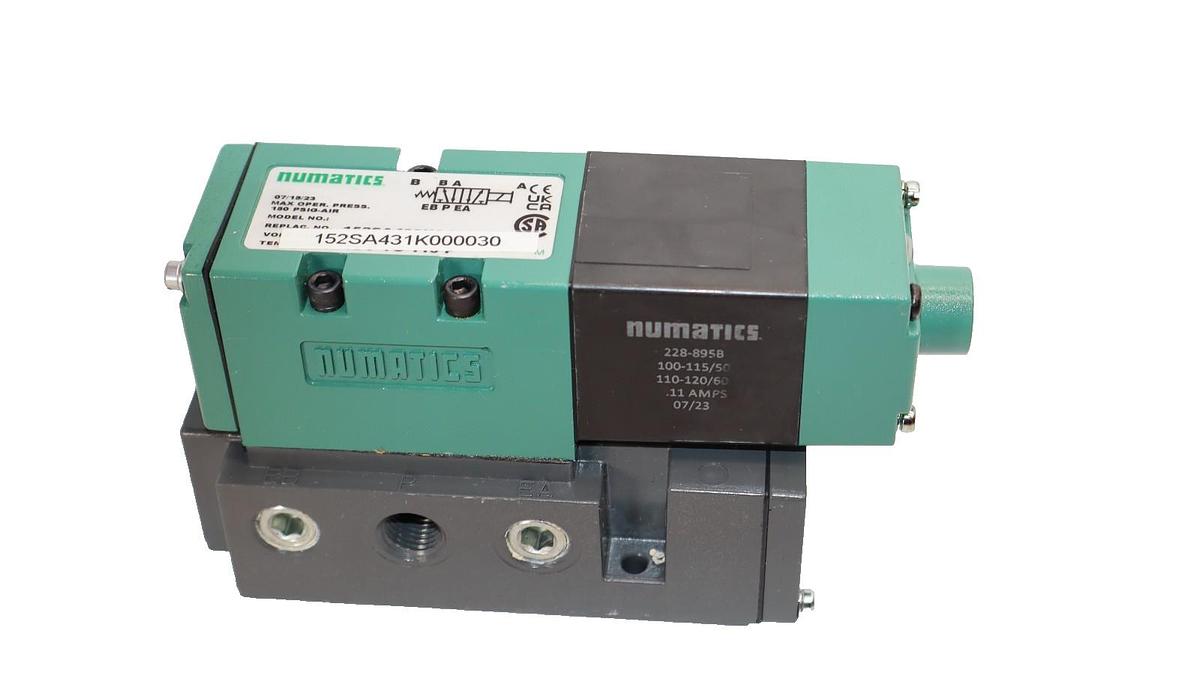 NUMATICS 152SA431K000030 110-120V .11 A Solenoid Valve With Mounting Block (New)