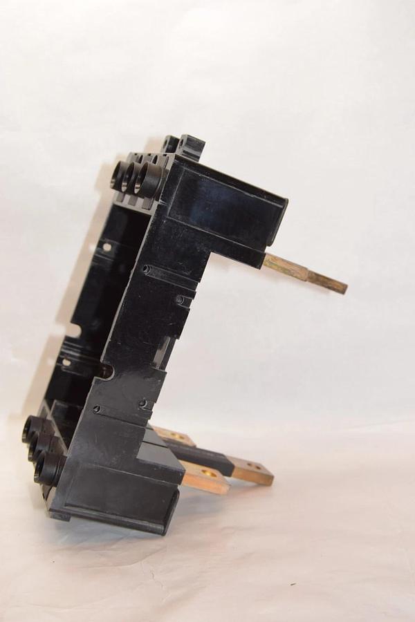 ALLEN BRADLEY Plug In Adapter 140U 140U-L-PAD3 140ULPAD3  Ser A (NEW)