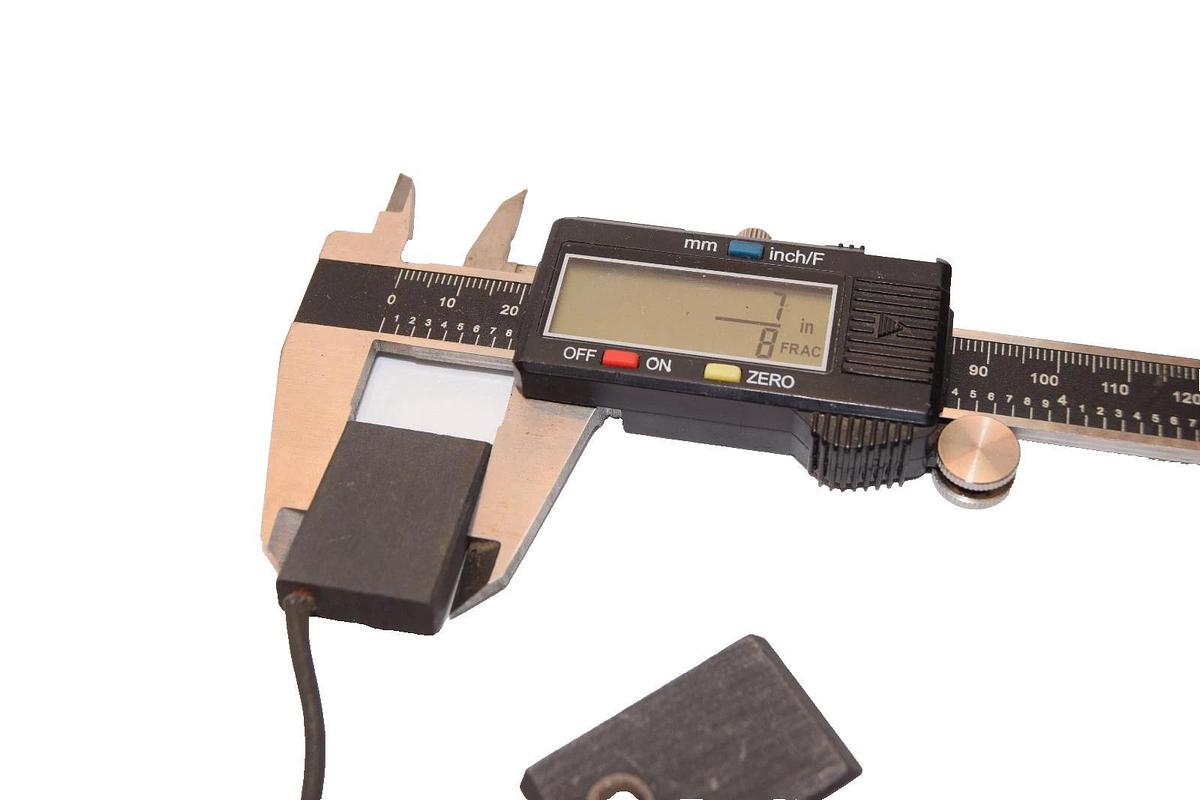 Southern Carbon Motor Brush 965 7/8" x 7/16" x 1-1/2"  (New, Lot of 6)