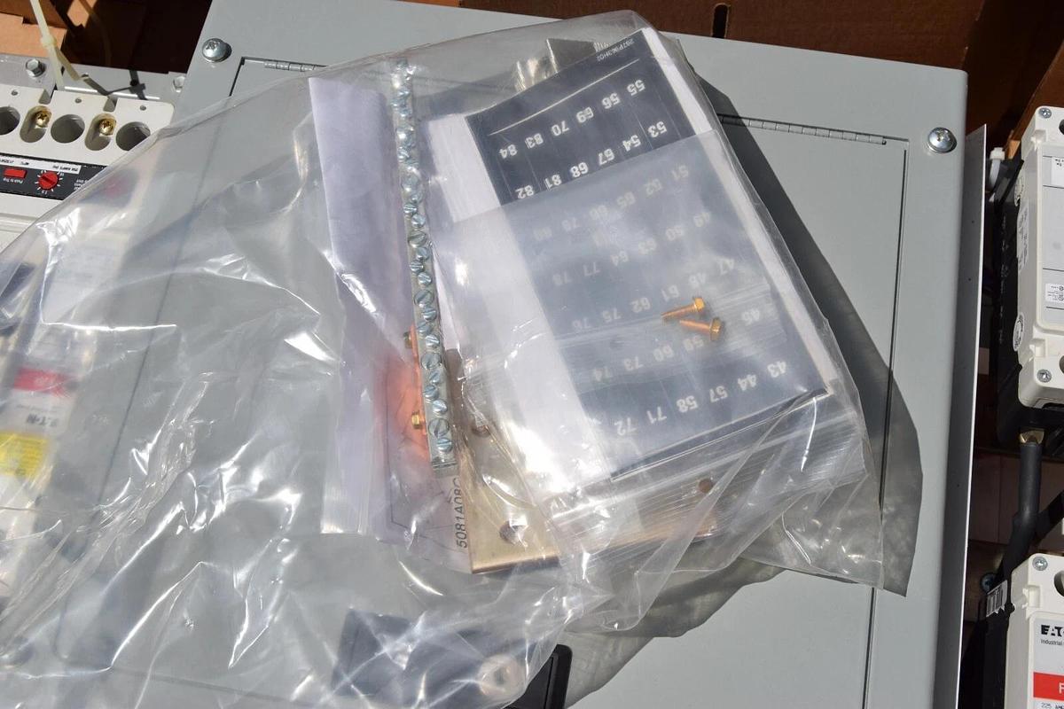 EATON Cutler-Hammer Power-R-Line C Panelboard Assy for PRL4b 415/240v 3ph 4w NEW