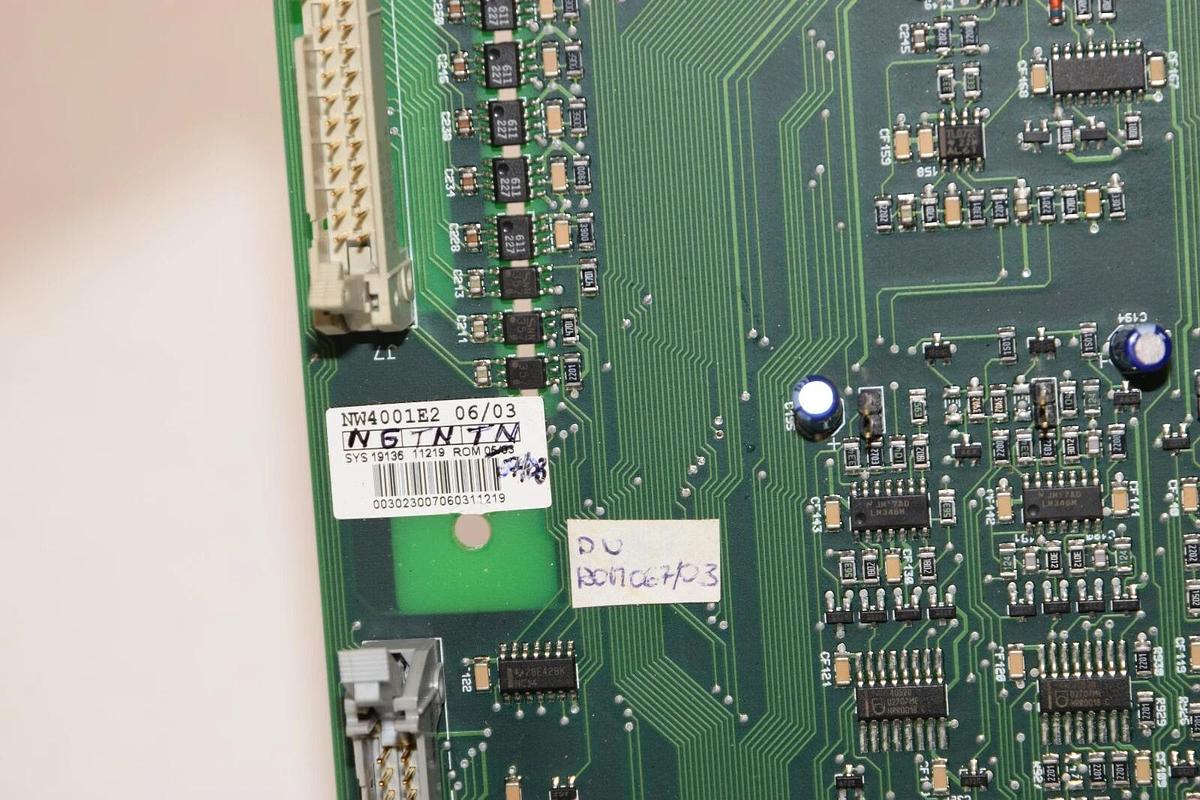 (NEW) NEWAVE NW4001E2 06/03 CH-6572 SA Powerware Exide Circuit Board