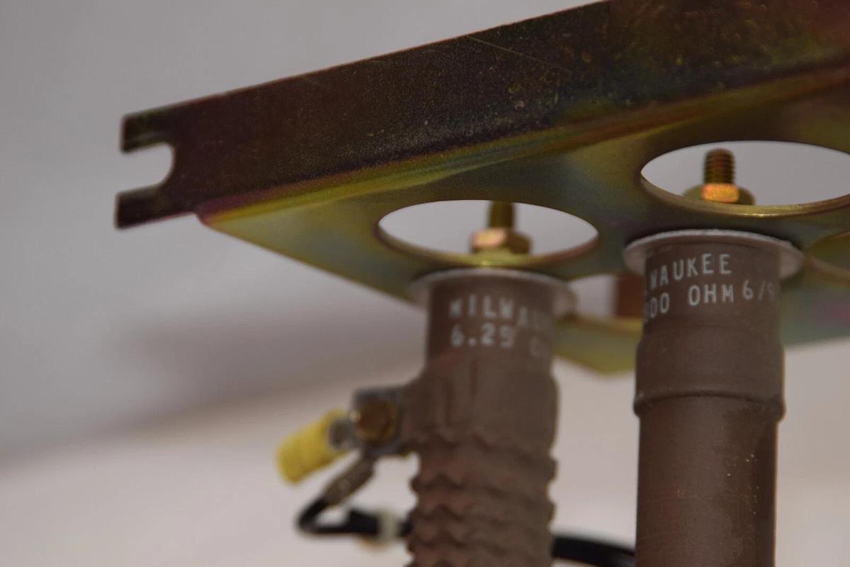 Used MILWAUKEE 4,000Ω , 18,800Ω , 6.25Ω Resistor Bank
